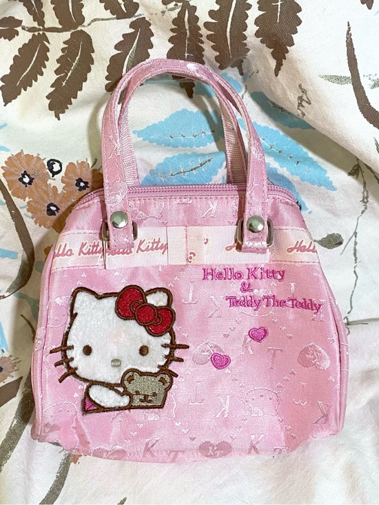 Hello Kitty Handbags - Mini vintage 2000s hello kitty bag with detachable crossbody strap🎀